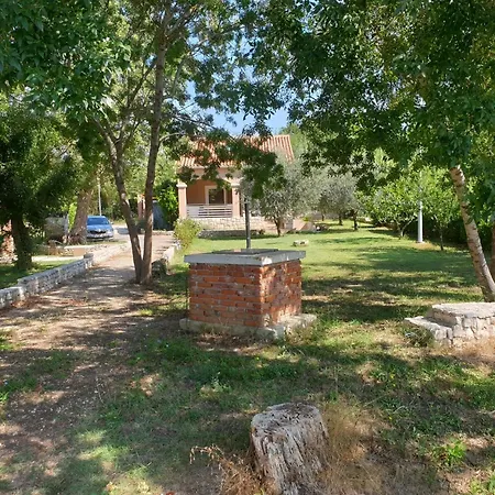 בית נופש Am Fluss Gelegenes Haus Mit Galerieschlafplaetzen *